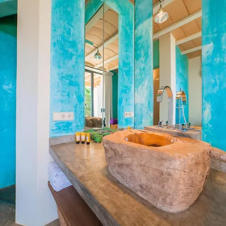 Majestic With Private Pool