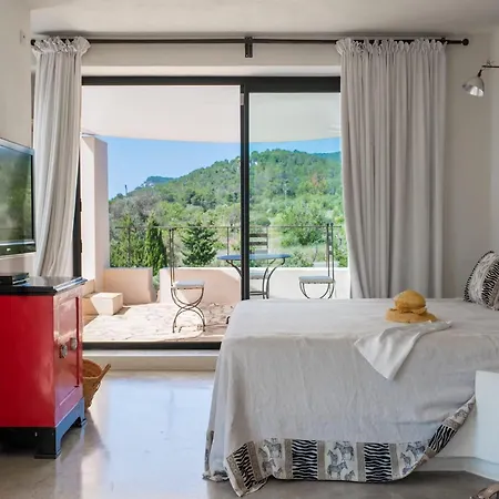 Majestic With Private Pool Es Cubells