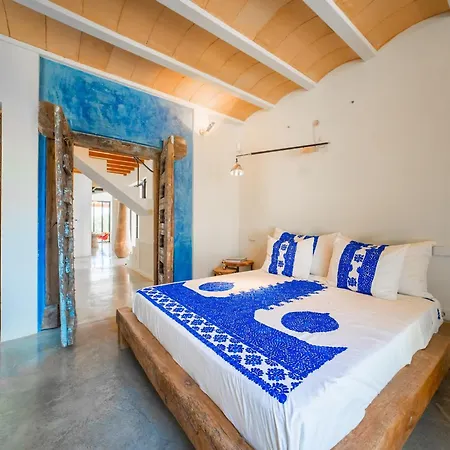 Majestic With Private Pool Villa Es Cubells