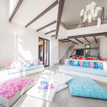 Villa Majestic With Private Pool *